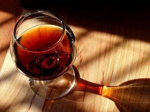 glass of port wine - featured image